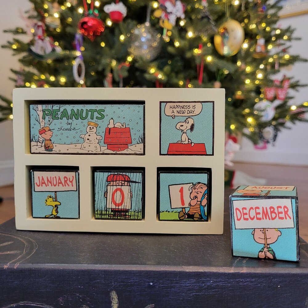 Hallmark Peanuts Characters Perpetual Calendar